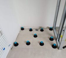 D'autre pied sont venu se rajouter pour la pose du receveur 120x90