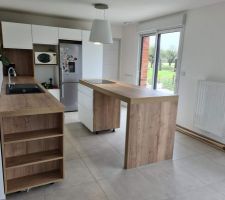 Il nous reste quelques finitions et un micro onde encastré à acheter