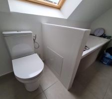 Mise en peinture du muret baignoire avec un trappe de visite