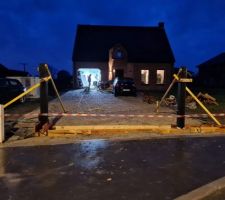 Boulot de dingue pour en arriver l&agrave; et poser le second poteau