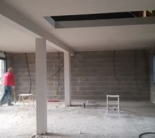 Plâtre fini (plafond, poutre, poteaux et mur porteur).