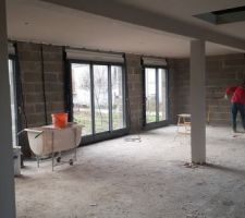 Plâtre fini (plafond, poutre, poteaux et mur porteur).