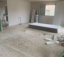 Les cloisons prennent forme.