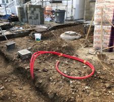 Pr&eacute;paration des fondations mur mitoyen, portail, portillon, muret