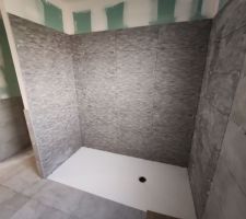 Carreaux en 60x60 achetés chez la maison du carrelage et du sanitaire à Balma.
Super conseils, super prix.
Que du bon !