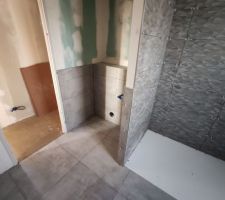 Carreaux en 60x60 achetés chez la maison du carrelage et du sanitaire à Balma.
Super conseils, super prix.
Que du bon !