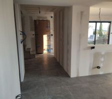 Carreaux en 60x60 achetés chez la maison du carrelage et du sanitaire à Balma.
Super conseils, super prix.
Que du bon !
