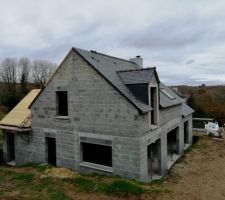 Toiture en cours de finalisation