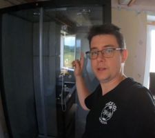 Juillet 2020: Cabine de douche montée! Photos tirées de l'épisode 25 de - La rénovation de Koggy - https://bit.ly/KoggyEP25
