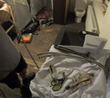 Juillet 2020: Je raccorde la seconde vasque car il me manquait des raccords Photos tirées de l'épisode 26 de - La rénovation de Koggy - visible sur Youtube sur ce lien : https://bit.ly/KoggyEP26