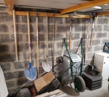 Aménagement espace rangement sous sol