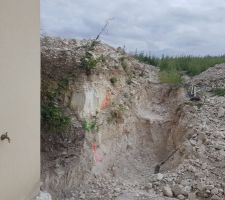 Fouilles pour les fondation du mur de soutènement