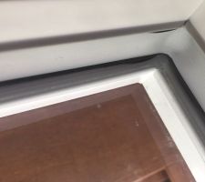 Joint entre les deux vitres defaut
