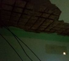 Plafond d'une des pièces de la maison.