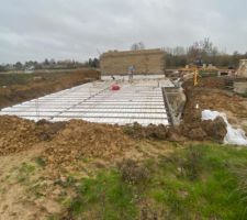 Hier après-midi pose de l?isolant avant de couler la dalle béton.