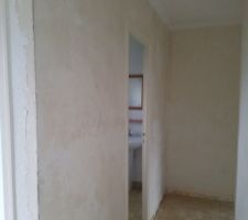Couloir en cours de detapissage