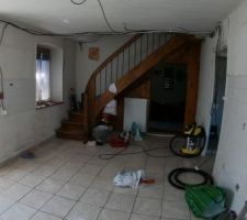 Juillet/Aout 2020: Ancienne salle de jeux des enfants, vidée. Photos tirées de l'épisode 27 de - La rénovation de Koggy - visible sur Youtube sur ce lien : https://bit.ly/KoggyEP27