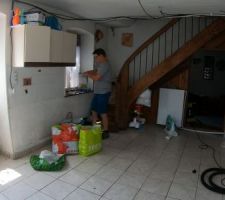 Juillet/Aout 2020: Ancienne salle de jeux des enfants, à vider. Photos tirées de l'épisode 27 de - La rénovation de Koggy - visible sur Youtube sur ce lien : https://bit.ly/KoggyEP27
