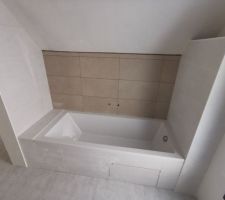 Carrelage et fa&iuml;ence salle de bain,manque les plinthes