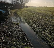 Terrain de l'agriculteur avec son drain bouché.... :(