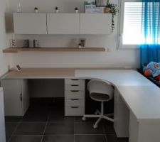 Bureau d'angle / séparation avec le salon