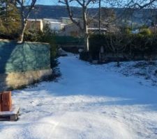 Maison sous la neige