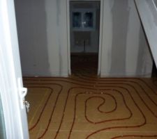 Le chauffage au sol dans le hall d'entrée