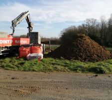 Aujourd'hui les fondations ont &eacute;t&eacute; faites