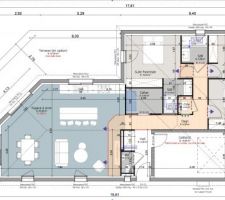 Plan de la maison. La forme particulière est due à la forme du terrain et de ses limites aedificandi.