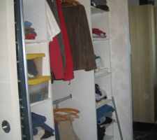 Aménagement intérieur du dressing chambre parentale (côté Monsieur)