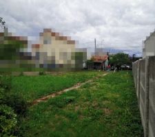 Terrain de 322m&sup2;
Facade : 10.50m
Longueur : 30.69m