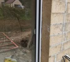 Reprise des panneaux concernant les baies vitr&eacute;es.