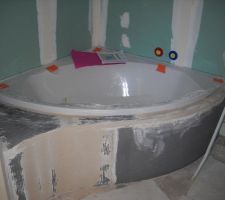 Cr&eacute;ation du tablier de la salle de bain avant mise en place de la fa&iuml;ence.