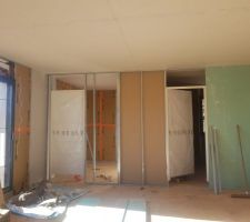 D&eacute;but des cloisons int&eacute;rieures.