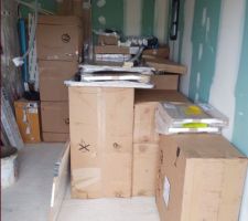 Notre cuisine de chez soccoo'c  est arrivée aujourd'hui . On a hâte , pose le vendredi 29/01 après la peinture .????
