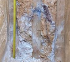 Profondeur nécessaire pour trouver une supposée couche de gneiss altérée.