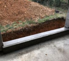 Un flanc de mur en meilleur &eacute;tat