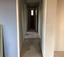 Pose des portes intérieur maison
