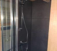 La cabine de douche terminée