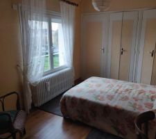 Une des 4 chambre du haut, la chambre de notre petite