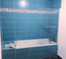 Pose du pare-baignoire &agrave; l'&eacute;tage