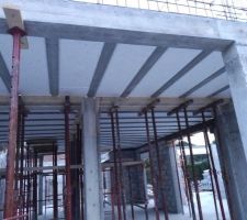 26/01/21 : Plancher &eacute;tage en place