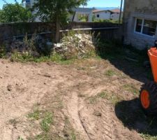 Aout 2020 Photos tirées de l'épisode 32 de - La rénovation de Koggy - visible sur Youtube sur ce lien : https://bit.ly/KoggyEP32
Jardinage version Koggy!
