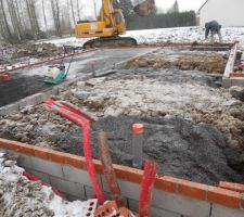 Passage des tuyaux sur le terre plein