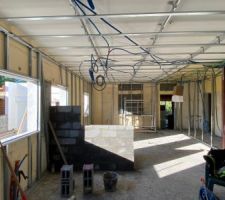 Pose des rails pour le faux plafond
