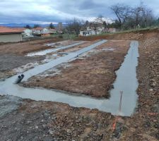 Semelles filantes coul&eacute;es