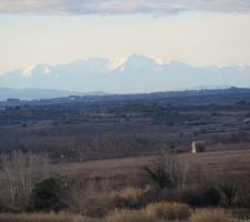Par temps clair de notre jardin nous voyons les Pyrénées
