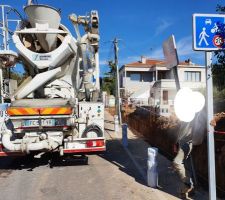 Coulage des fondations du nouveau mur de cl&ocirc;ture