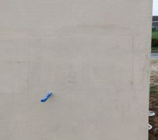 Visite le 01/02/2021 le fa&ccedil;adier est venu faire le reste de la sous-couche de la maison (entre le 25/01/2021 et le 01/02/2021)
Photos datant du 06/02/2021.

fa&ccedil;ade Est