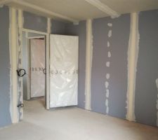 Cloisons achevées - une des chambres enfants